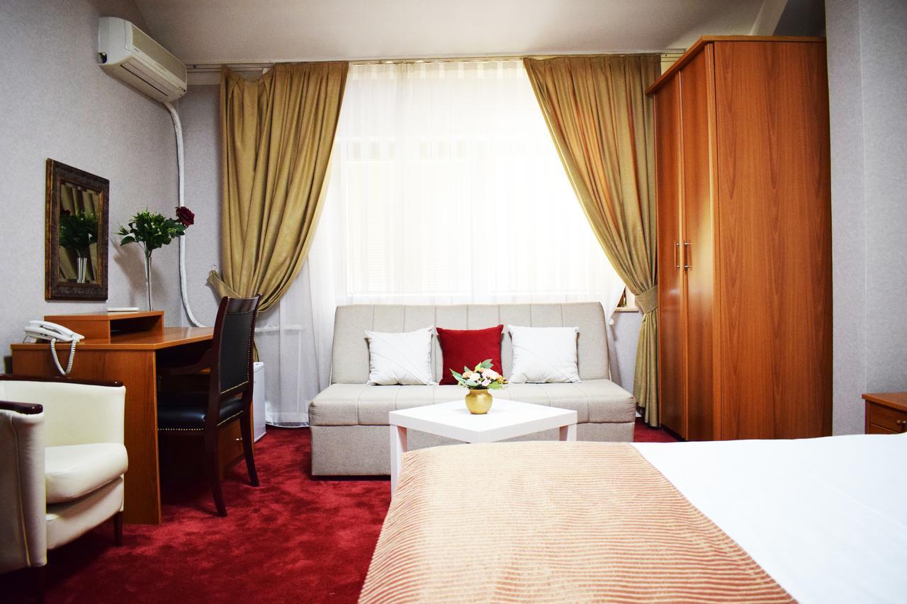 Hotel Aristocrat & Fish Restaurant Skopje Exteriör bild