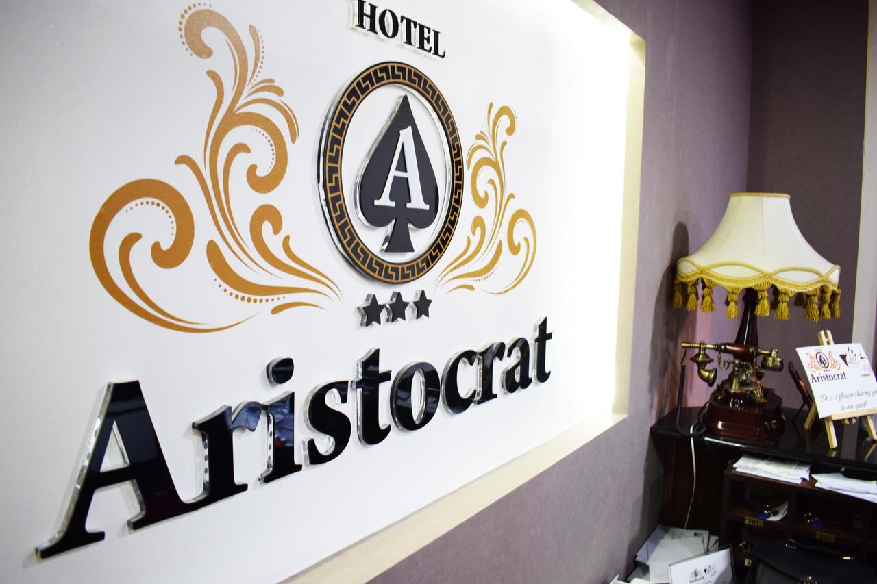 Hotel Aristocrat & Fish Restaurant Skopje Exteriör bild