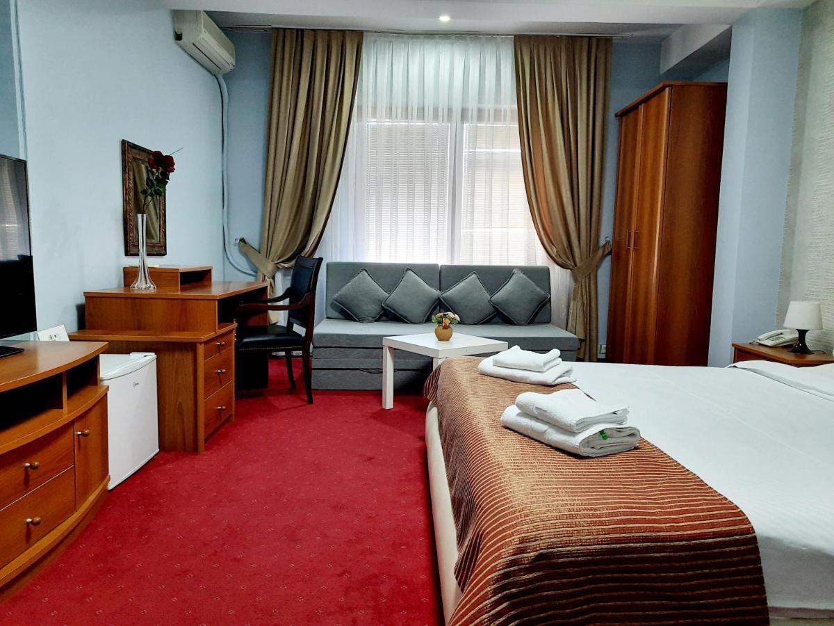 Hotel Aristocrat & Fish Restaurant Skopje Exteriör bild